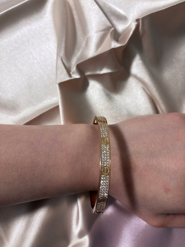 Elegant Gold Bracelet (CARTIER)