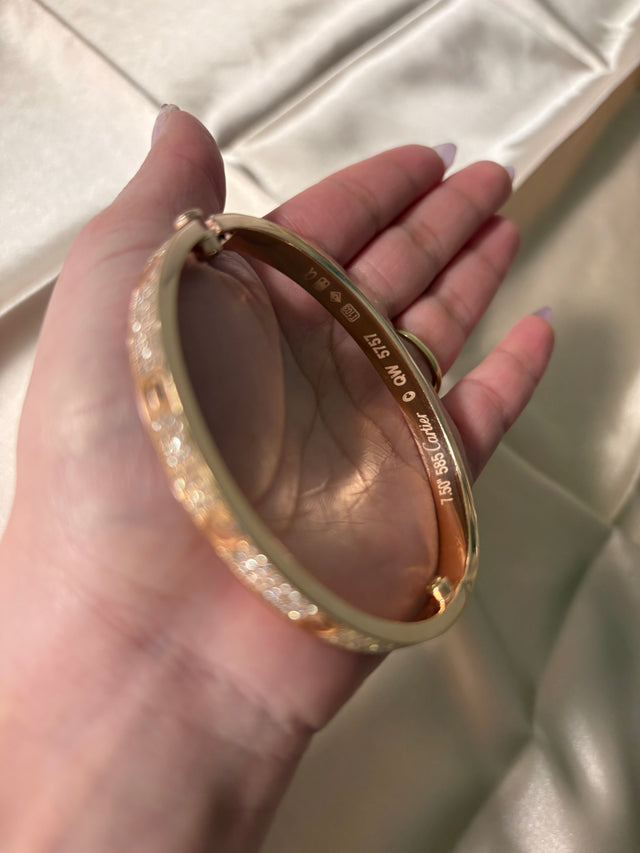 Elegant Gold Bracelet (CARTIER)